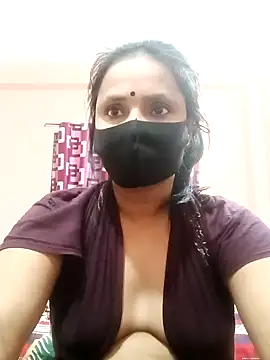 Snapshot of Megla879 chatting on November 10, 2025, 5:07 pm Megla879 online show from November 10, 2025, 5:07 pm