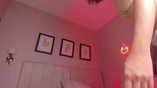 Snapshot of _alison_c chatting on November 19, 2025, 11:43 am alison c online show from November 19, 2025, 11:43 am