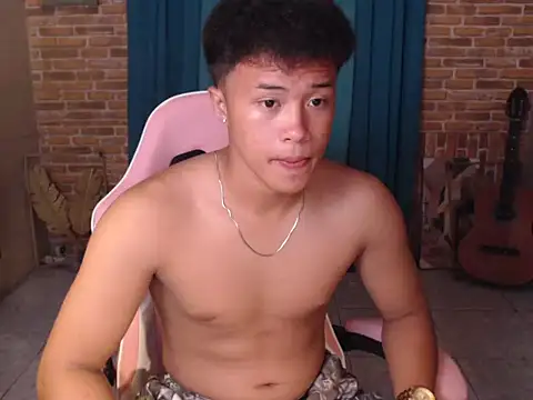 ur naughtyboy patrick online show from February 24, 2026, 1:23 pm