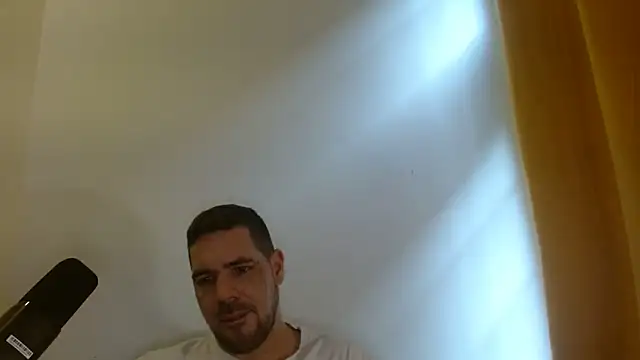 chibrax918 online show from December 18, 2025, 11:03 am