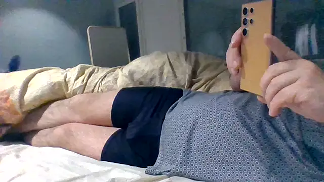 Snapshot of toyboyfin chatting on October 30, 2025, 4:48 pm toyboyfin online show from October 30, 2025, 4:48 pm