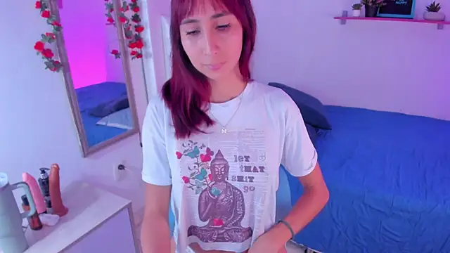 Snapshot of Laaura-Velez chatting on December 15, 2025, 12:44 pm Laaura-Velez online show from December 15, 2025, 12:44 pm