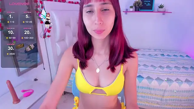 Snapshot of Laaura-Velez chatting on December 5, 2025, 1:32 pm Laaura-Velez online show from December 5, 2025, 1:32 pm