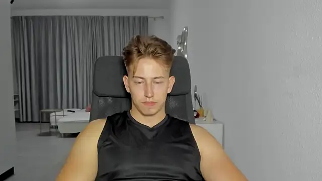 Snapshot of find0m_master chatting on October 16, 2025, 7:55 pm find0m master online show from October 16, 2025, 7:55 pm