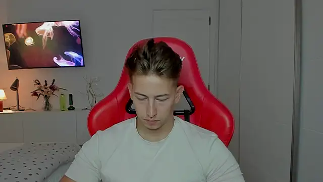 Snapshot of find0m_master chatting on October 18, 2025, 3:14 pm find0m master online show from October 18, 2025, 3:14 pm