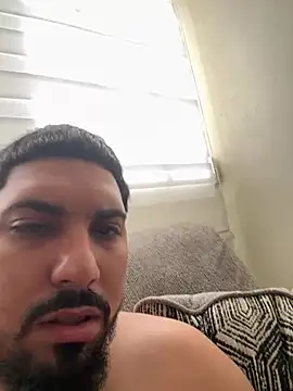 Snapshot of Pollo0215 chatting on August 5, 2026, 12:32 pm Pollo0215 online show from August 5, 2026, 12:32 pm