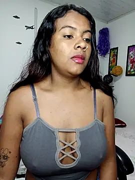 vannesitha25 online show from December 4, 2025, 2:49 pm