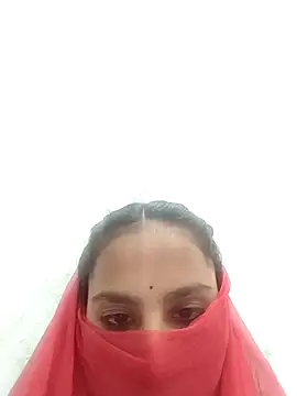 Snapshot of RAYI_Queen_15 chatting on November 29, 2025, 3:34 pm RAYI Queen 15 online show from November 29, 2025, 3:34 pm