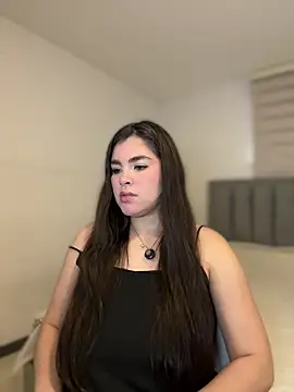 Isabella LaRue online show from April 28, 2026, 9:41 pm