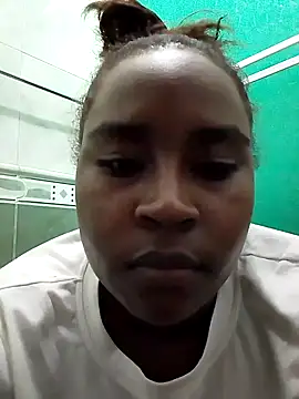 NaomiGrace  online show from November 21, 2025, 5:06 am