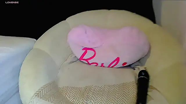 Horny beautyyy online show from April 3, 2026, 5:19 pm