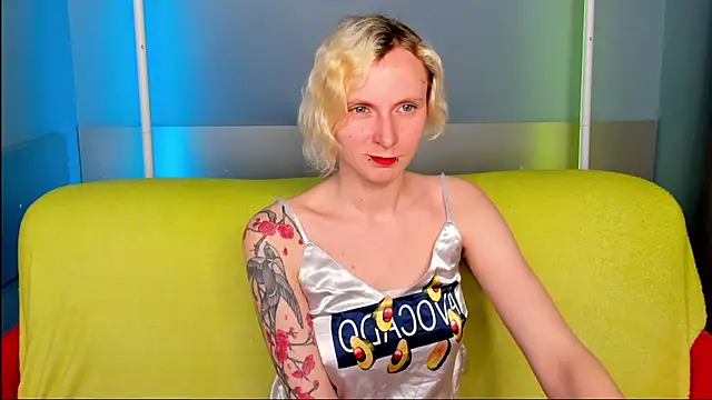 LikiLips online show from May 8, 2026, 8:07 am