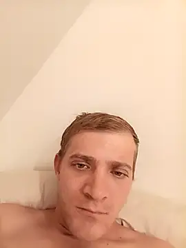 Snapshot of _Gabriela_5Live chatting on October 31, 2025, 5:42 pm Gabriela 5Live online show from October 31, 2025, 5:42 pm