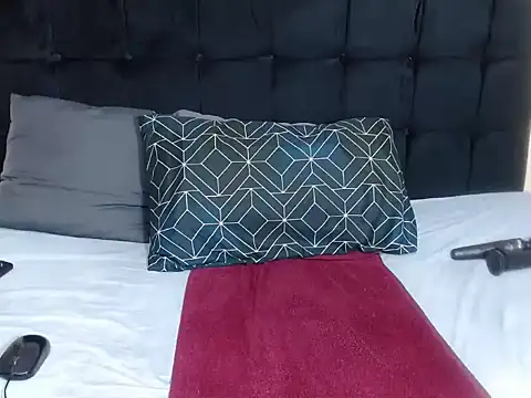 Snapshot of CaramelBootty chatting on November 3, 2025, 10:24 pm CaramelBootty online show from November 3, 2025, 10:24 pm