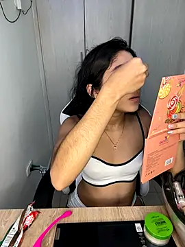 Snapshot of Ariasex_ chatting on October 31, 2025, 7:43 pm Ariasex online show from October 31, 2025, 7:43 pm