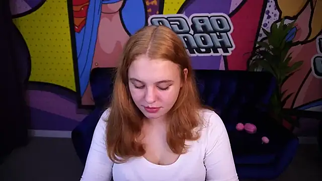 SnowWhiti online show from November 2, 2025, 1:49 pm