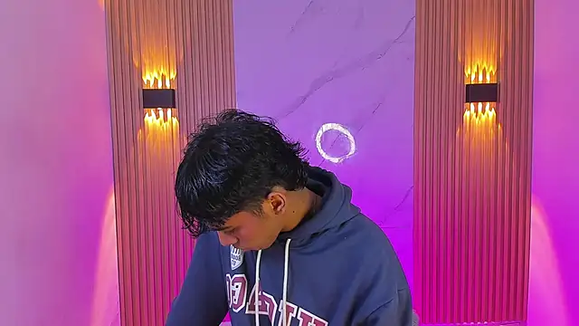 Snapshot of Ethan_thouse chatting on December 4, 2025, 7:02 pm Ethan thouse online show from December 4, 2025, 7:02 pm