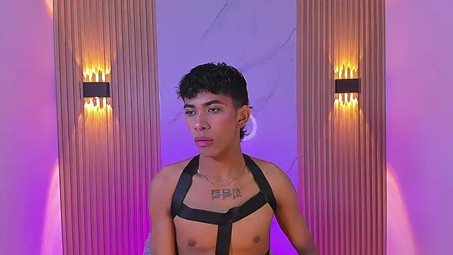 Snapshot of Ethan_thouse chatting on November 23, 2025, 6:51 pm Ethan thouse online show from November 23, 2025, 6:51 pm