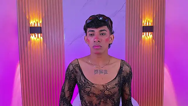 Snapshot of Ethan_thouse chatting on November 20, 2025, 8:09 pm Ethan thouse online show from November 20, 2025, 8:09 pm