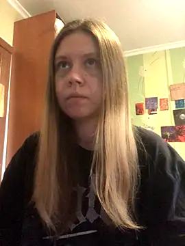 LunaVirelle online show from November 7, 2025, 12:21 pm