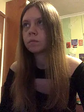 LunaVirelle online show from November 23, 2025, 4:50 pm