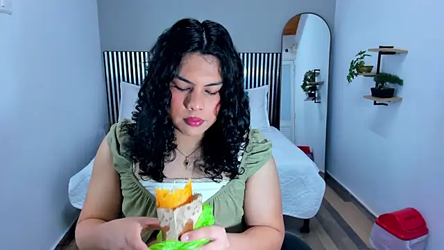 Little Alli online show from March 4, 2026, 1:02 am