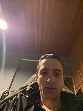 Snapshot of Asimako chatting on December 17, 2025, 6:57 pm Asimako online show from December 17, 2025, 6:57 pm