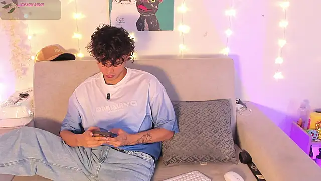 Snapshot of lua_boy chatting on March 7, 2026, 6:02 pm lua boy online show from March 7, 2026, 6:02 pm