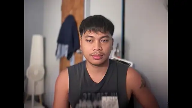 LuisitoJuancho55 online show from November 27, 2025, 4:18 pm