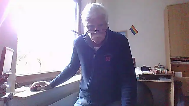 Snapshot of super-snoopy chatting on November 2, 2025, 9:03 am super-snoopy online show from November 2, 2025, 9:03 am