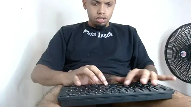 Snapshot of drako_monster chatting on May 2, 2026, 8:25 pm drako monster online show from May 2, 2026, 8:25 pm