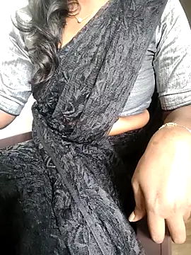 Snapshot of Tamilmallu-duskygirl03 chatting on November 26, 2025, 7:08 am Tamilmallu-duskygirl03 online show from November 26, 2025, 7:08 am