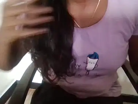 Snapshot of Tamilmallu-duskygirl03 chatting on October 24, 2025, 8:13 am Tamilmallu-duskygirl03 online show from October 24, 2025, 8:13 am