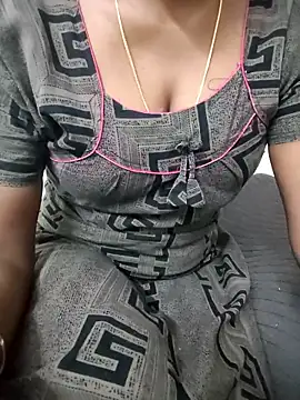 Snapshot of Tamilmallu-duskygirl03 chatting on November 21, 2025, 6:56 am Tamilmallu-duskygirl03 online show from November 21, 2025, 6:56 am