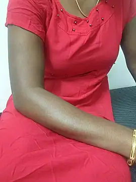 Snapshot of Tamilmallu-duskygirl03 chatting on November 4, 2025, 6:55 pm Tamilmallu-duskygirl03 online show from November 4, 2025, 6:55 pm