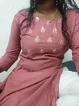 Snapshot of Tamilmallu-duskygirl03 chatting on November 8, 2025, 9:35 am Tamilmallu-duskygirl03 online show from November 8, 2025, 9:35 am