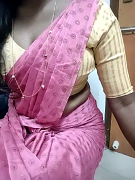 Snapshot of Tamilmallu-duskygirl03 chatting on December 15, 2025, 6:41 am Tamilmallu-duskygirl03 online show from December 15, 2025, 6:41 am