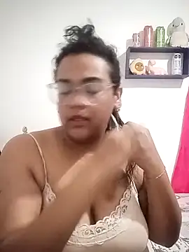 Snapshot of Susana_la_poderosa chatting on October 12, 2025, 4:47 am Susana la poderosa online show from October 12, 2025, 4:47 am