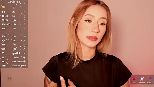 Snapshot of Ashleyroys_111 chatting on December 20, 2025, 5:27 pm Ashleyroys 111 online show from December 20, 2025, 5:27 pm