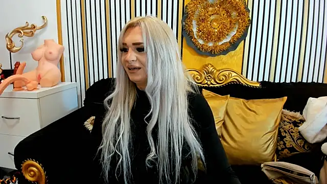 AlenaRios online show from December 18, 2025, 8:19 am