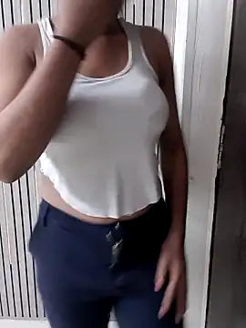 Snapshot of Suman_rani6 chatting on November 18, 2025, 6:17 am Suman rani6 online show from November 18, 2025, 6:17 am