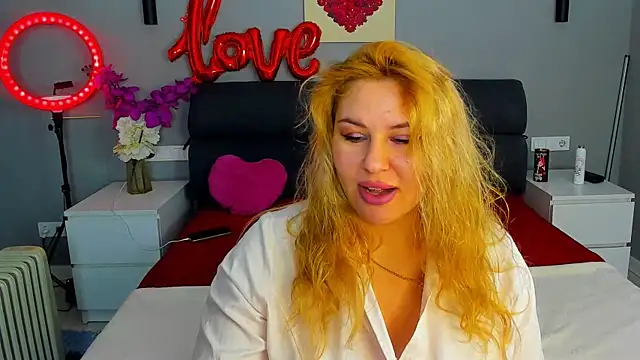 Passion-Blondy online show from February 8, 2026, 11:13 pm