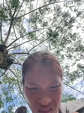 Snapshot of hi-hi-zz chatting on November 14, 2025, 5:44 am hi-hi-zz online show from November 14, 2025, 5:44 am