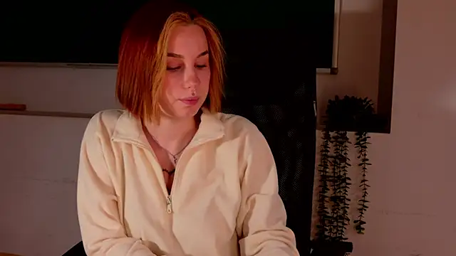 ClaireMathis online show from June 3, 2026, 2:29 pm