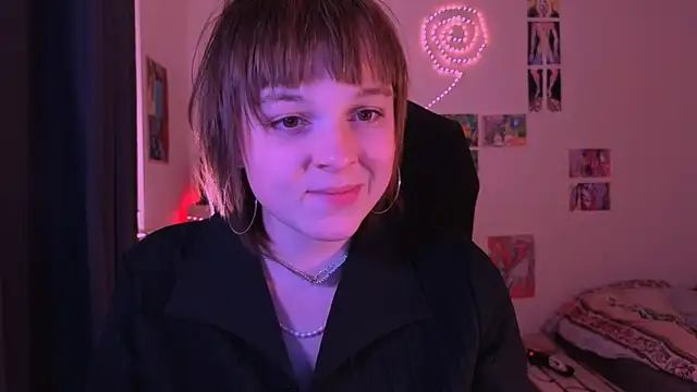 liquid0fluid0 online show from December 5, 2025, 4:49 pm