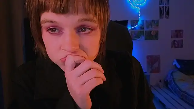 liquid0fluid0 online show from November 4, 2025, 7:39 pm