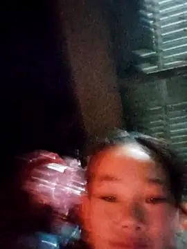 Snapshot of gio-thu chatting on December 22, 2025, 12:27 pm gio-thu online show from December 22, 2025, 12:27 pm