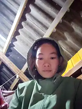 Snapshot of gio-thu chatting on December 2, 2025, 12:44 am gio-thu online show from December 2, 2025, 12:44 am