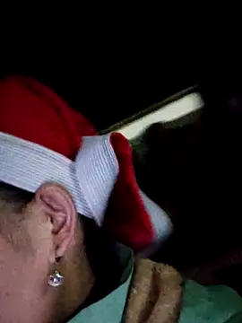 Snapshot of gio-thu chatting on December 15, 2025, 11:49 am gio-thu online show from December 15, 2025, 11:49 am