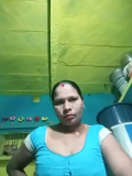 Snapshot of Rt_shreya chatting on October 28, 2025, 2:27 pm Rt shreya online show from October 28, 2025, 2:27 pm